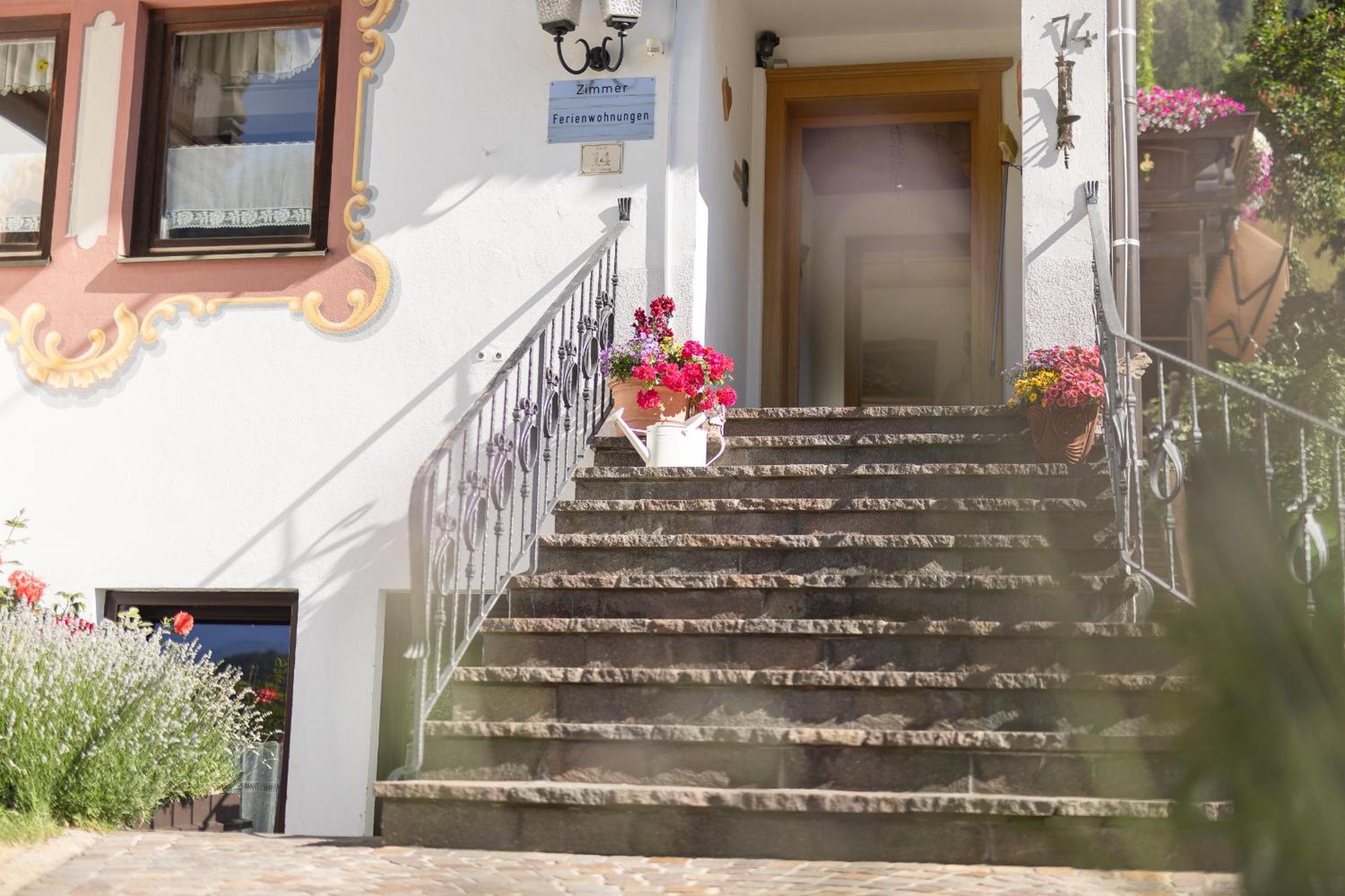 Pension Gulla - Ferienhaus Appartements B&B Neustift im Stubaital Exterior foto