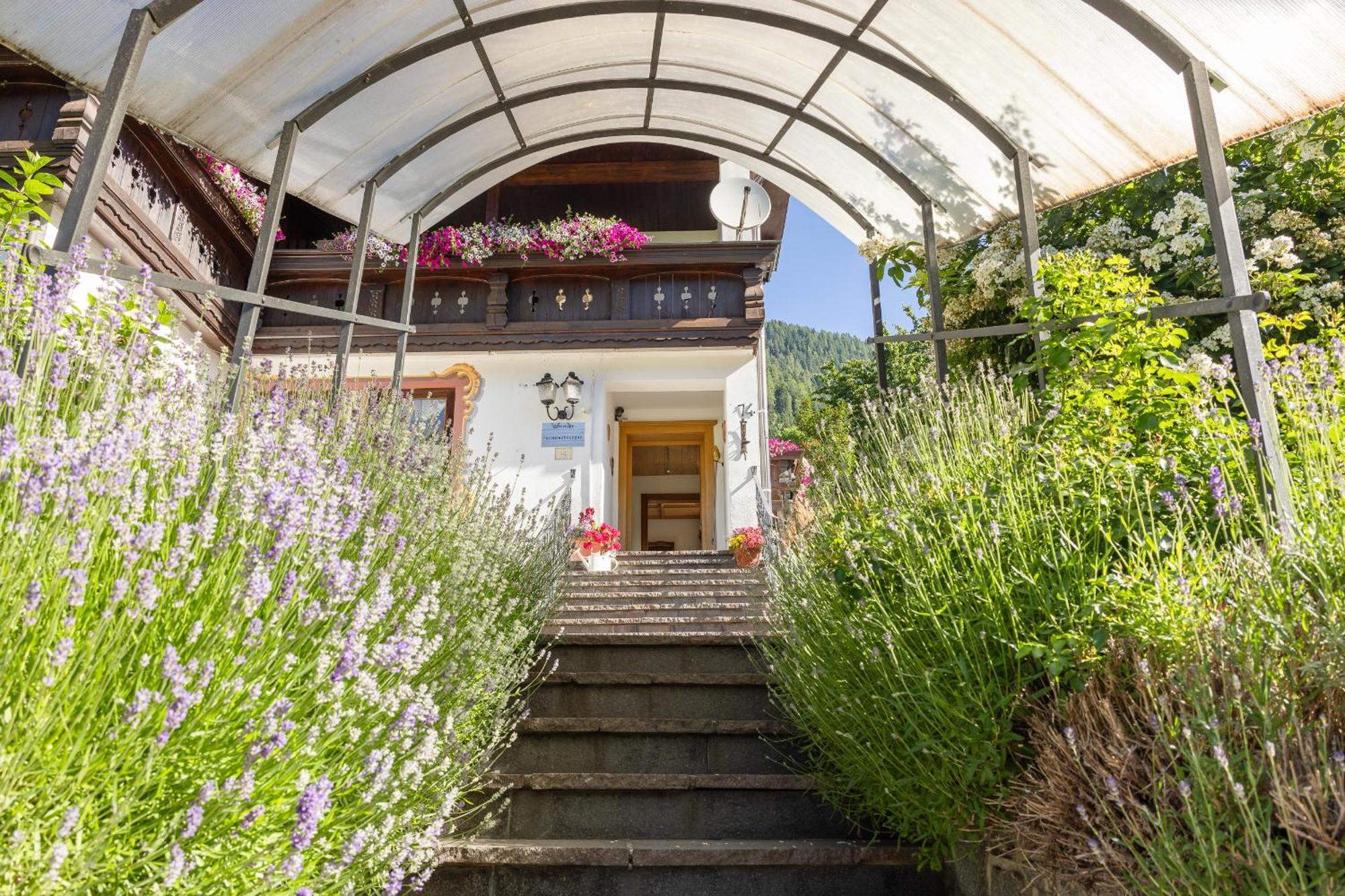 Pension Gulla - Ferienhaus Appartements B&B Neustift im Stubaital Exterior foto