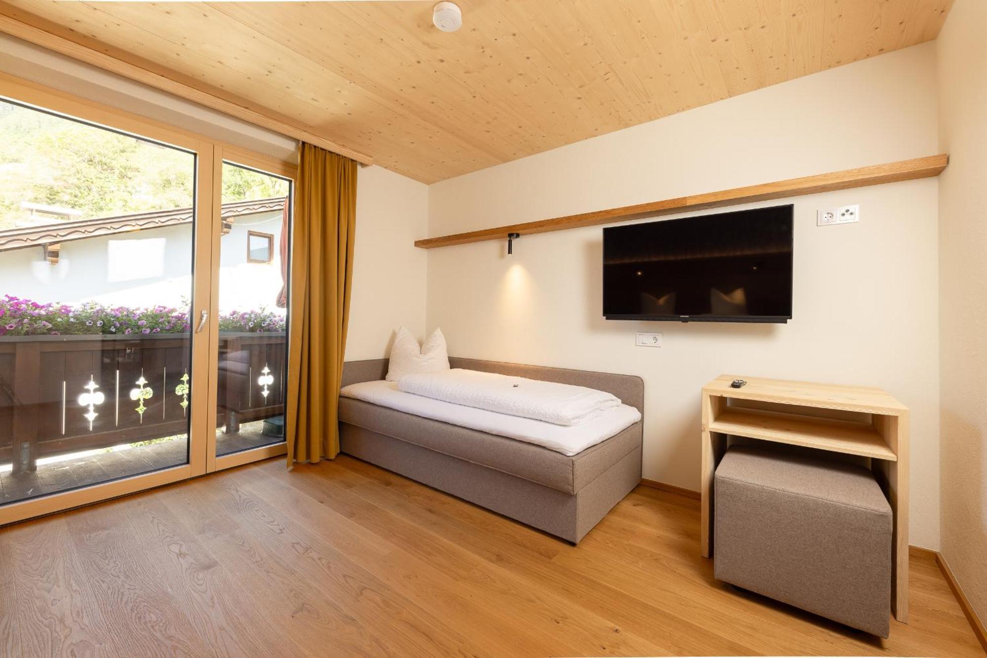 Pension Gulla - Ferienhaus Appartements B&B Neustift im Stubaital Exterior foto